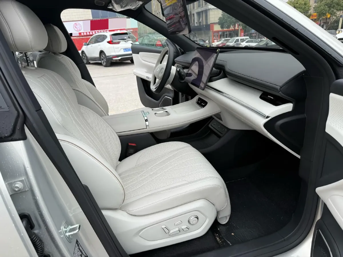 2025 ChangAn QiYuan Q07 1.5T 150HP L4 E-CVT PHEV,autocango,china used car exporter,china ev exporter,chinese used car exporter,chinese used ev exporter