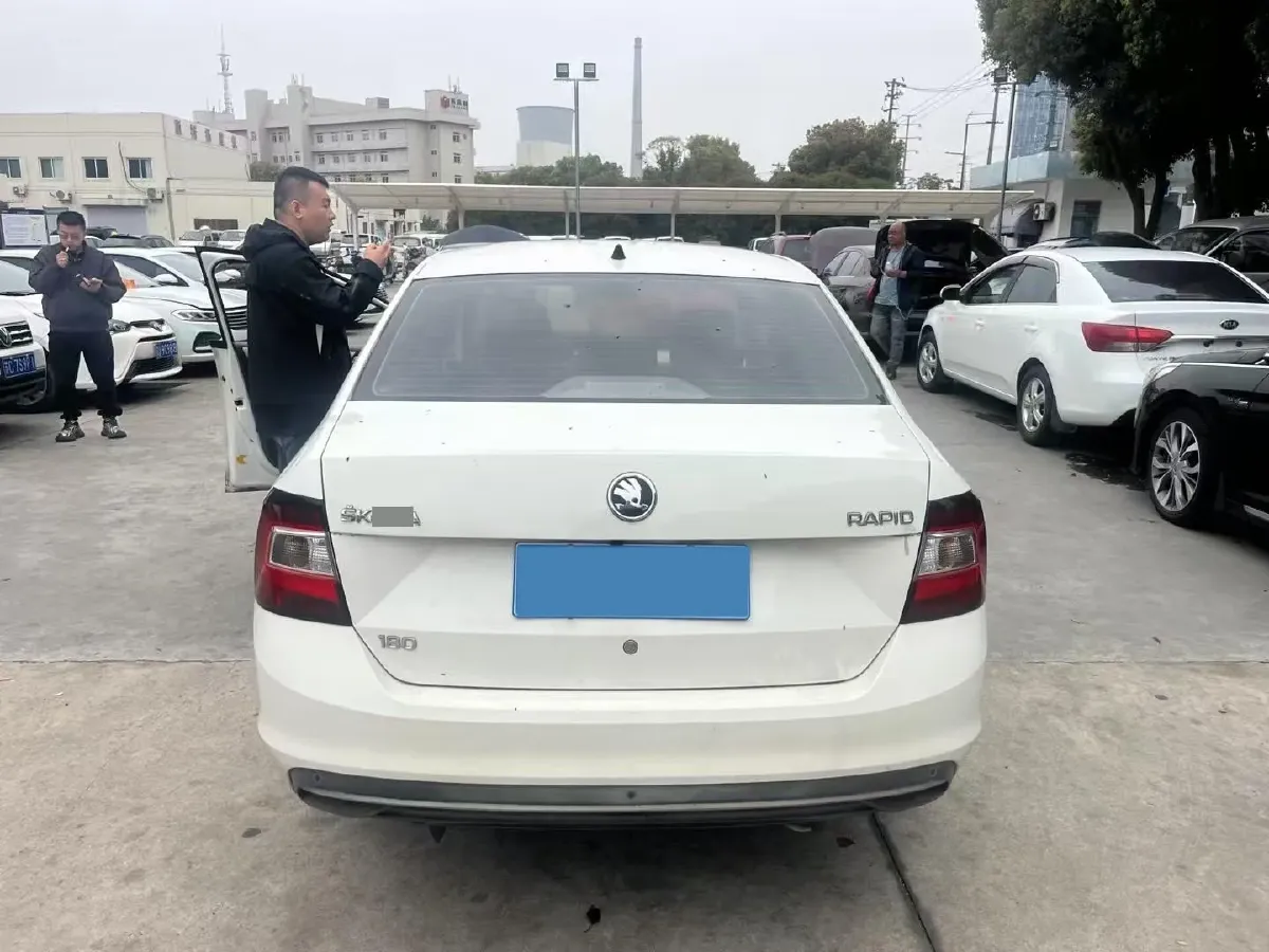 2018 Skoda Rapid 1.6L 110HP L4 5MT,autocango,china used car exporter,china ev exporter,chinese used car exporter,chinese used ev exporter
