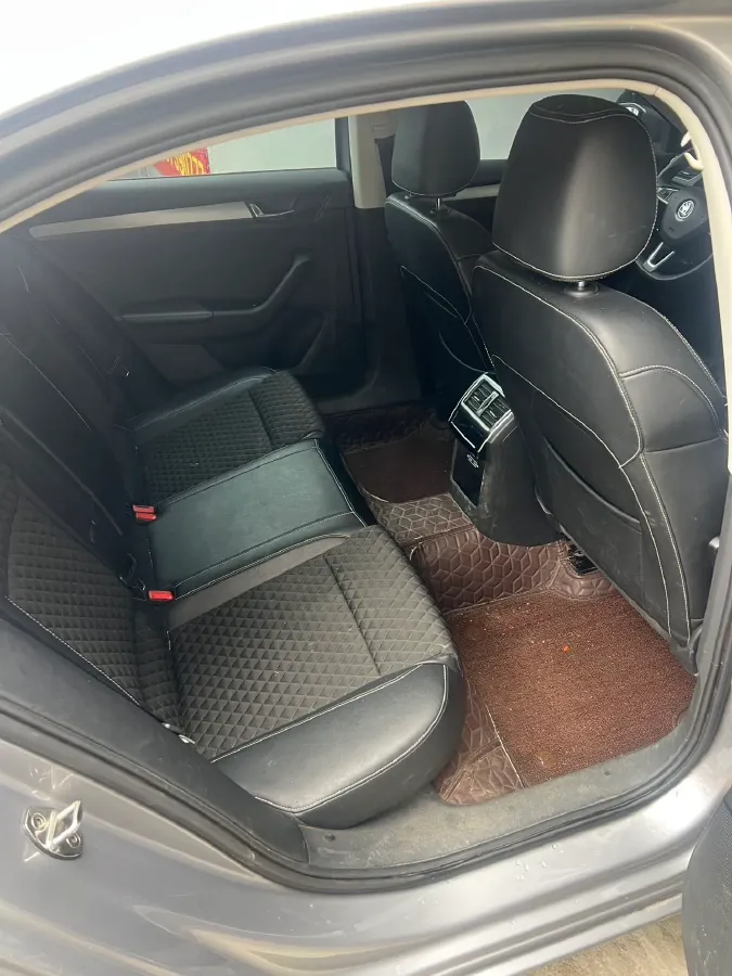 2018 Skoda Superb 1.8T 180HP L4 7DCT,autocango,china used car exporter,china ev exporter,chinese used car exporter,chinese used ev exporter