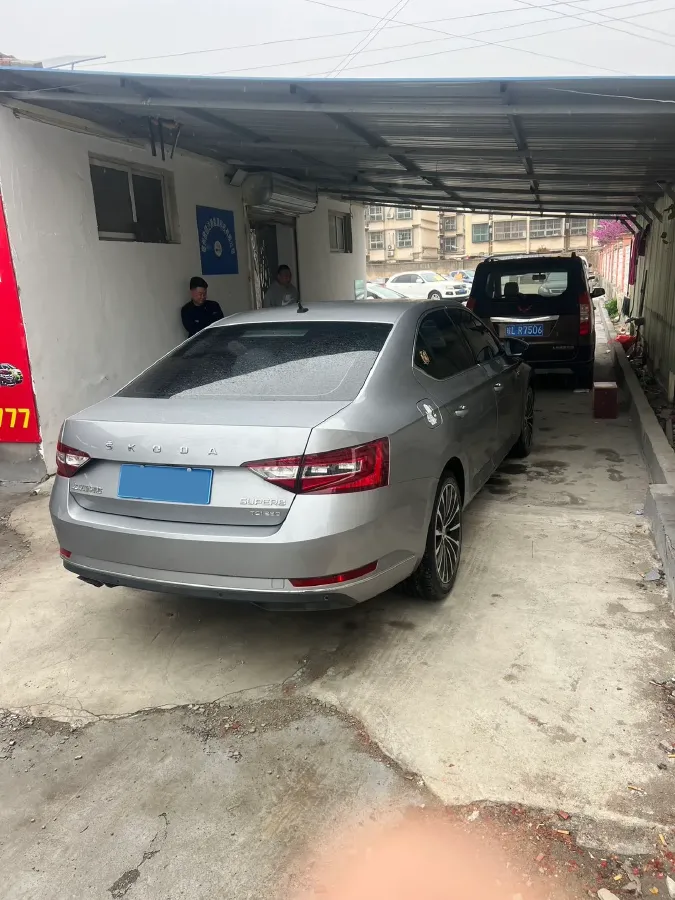 2018 Skoda Superb 1.8T 180HP L4 7DCT,autocango,china used car exporter,china ev exporter,chinese used car exporter,chinese used ev exporter