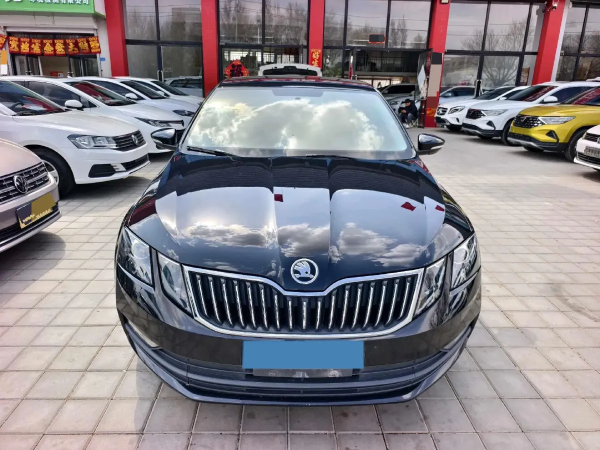 2019 Skoda Octavia 1.5L 116HP L4 6AT,autocango,china used car exporter,china ev exporter,chinese used car exporter,chinese used ev exporter