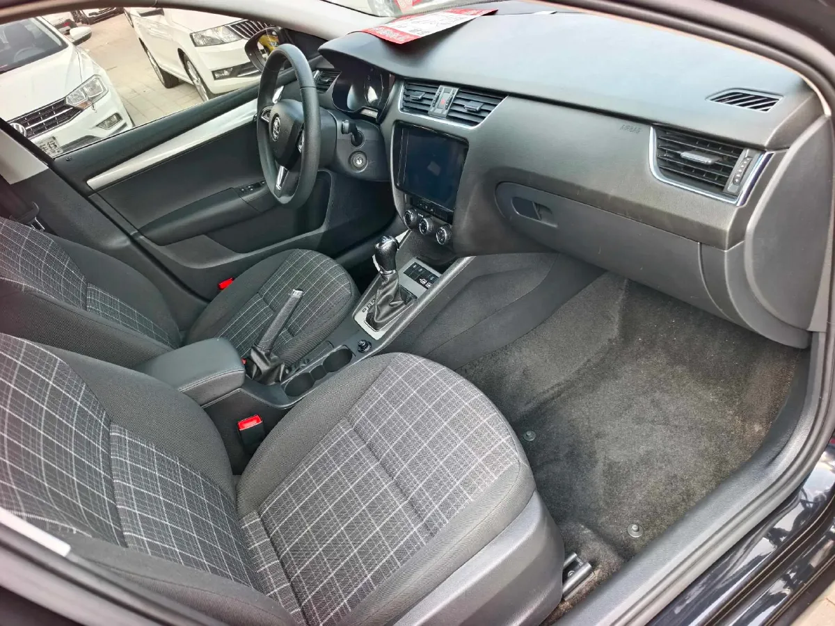 2019 Skoda Octavia 1.5L 116HP L4 6AT,autocango,china used car exporter,china ev exporter,chinese used car exporter,chinese used ev exporter