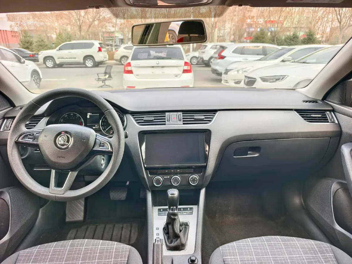 2019 Skoda Octavia 1.5L 116HP L4 6AT,autocango,china used car exporter,china ev exporter,chinese used car exporter,chinese used ev exporter