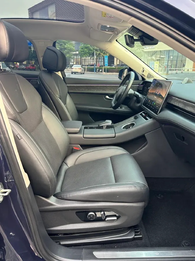 2022 Isuzu Mu-X 2.0T 220HP L4 8AT,autocango,china used car exporter,china ev exporter,chinese used car exporter,chinese used ev exporter