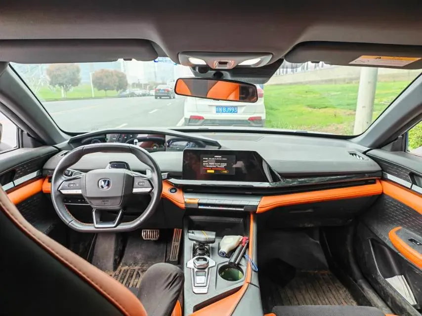 2023 ChangAn UNI-V 1.5T 188HP L4 7DCT,autocango,china used car exporter,china ev exporter,chinese used car exporter,chinese used ev exporter