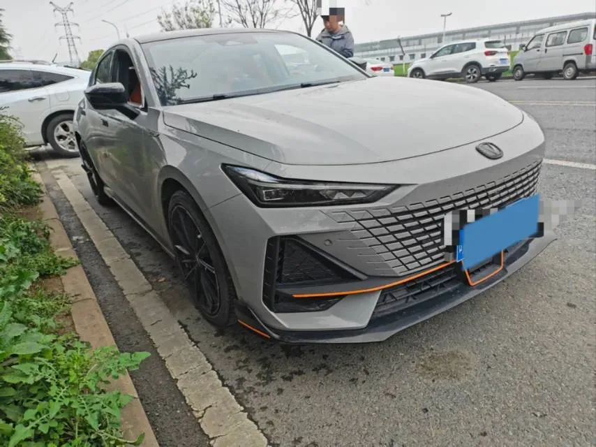 2023 ChangAn UNI-V 1.5T 188HP L4 7DCT,autocango,china used car exporter,china ev exporter,chinese used car exporter,chinese used ev exporter