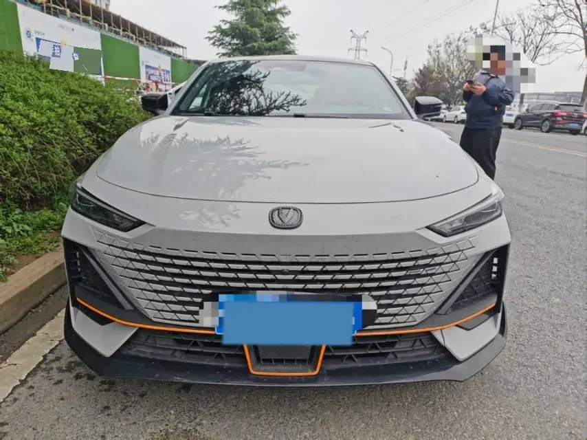 2023 ChangAn UNI-V 1.5T 188HP L4 7DCT,autocango,china used car exporter,china ev exporter,chinese used car exporter,chinese used ev exporter