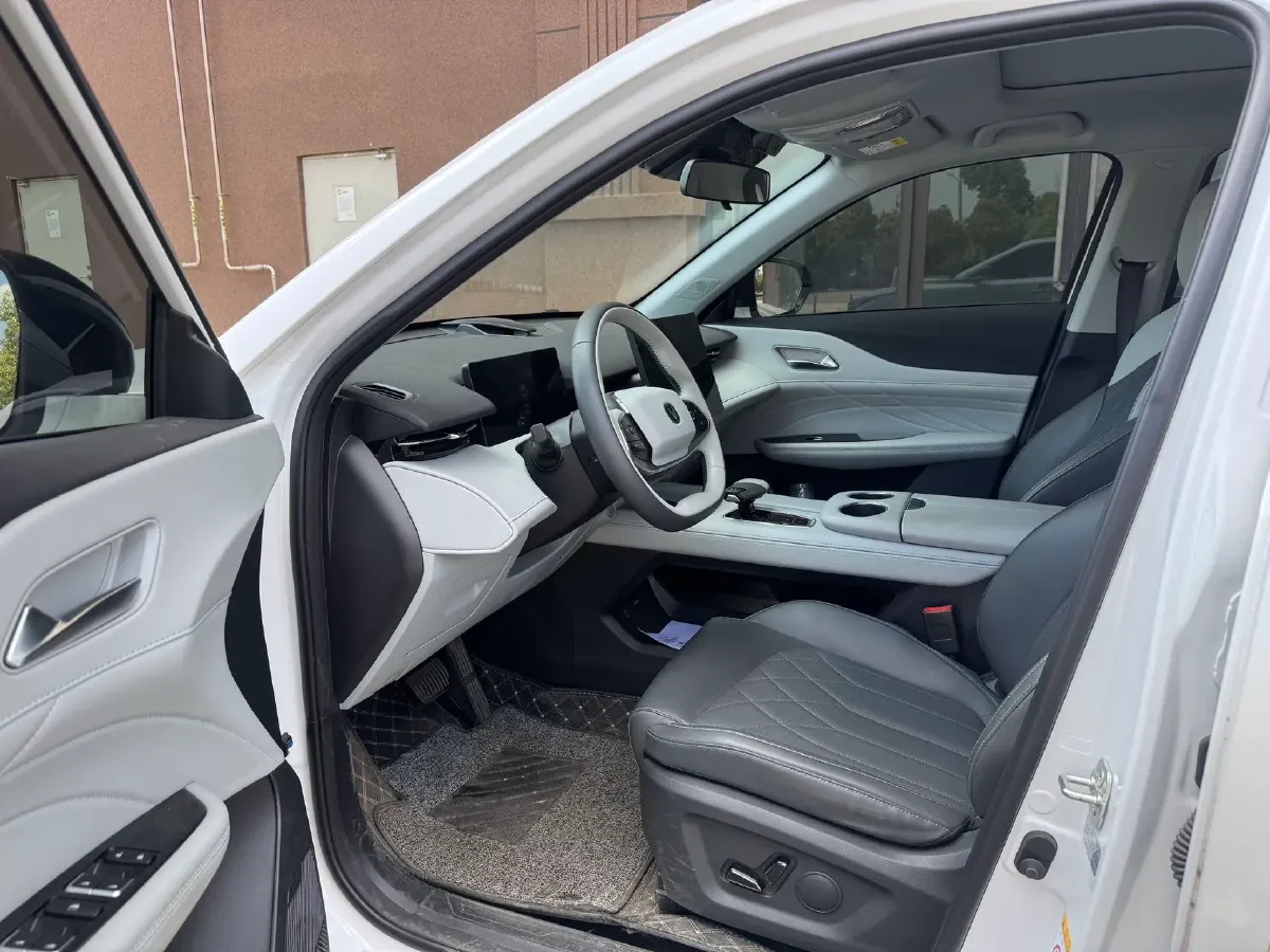 2024 ChangAn UNI-Z 1.5L 98HP L4 E-CVT PHEV 18.4KWH,autocango,china used car exporter,china ev exporter,chinese used car exporter,chinese used ev exporter