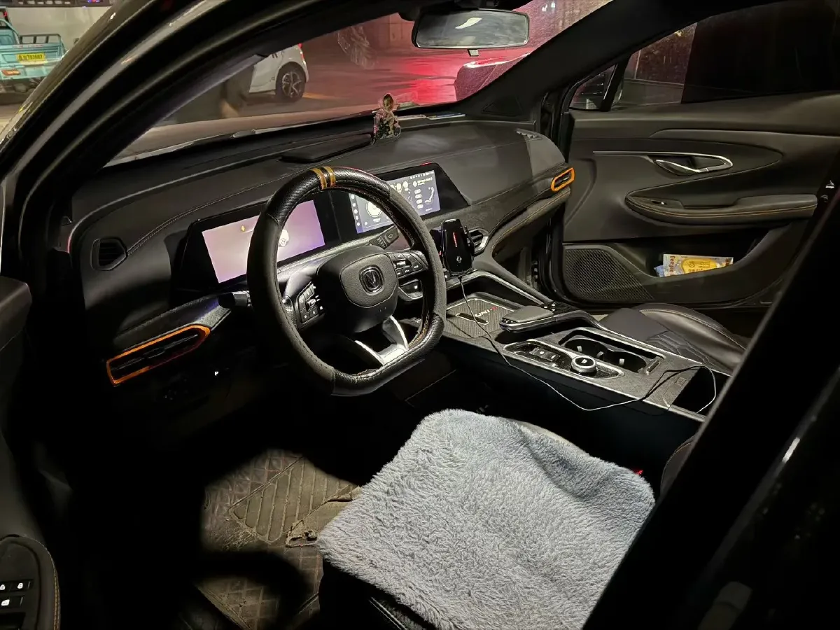 2022 ChangAn UNI-T 1.5T 188HP L4 7DCT,autocango,china used car exporter,china ev exporter,chinese used car exporter,chinese used ev exporter