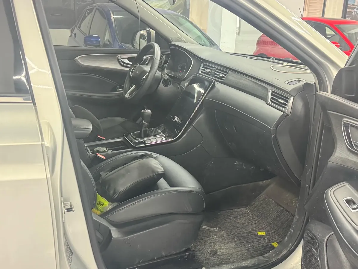 2020 Roewe RX5 1.5T 173HP L4 6MT,autocango,china used car exporter,china ev exporter,chinese used car exporter,chinese used ev exporter