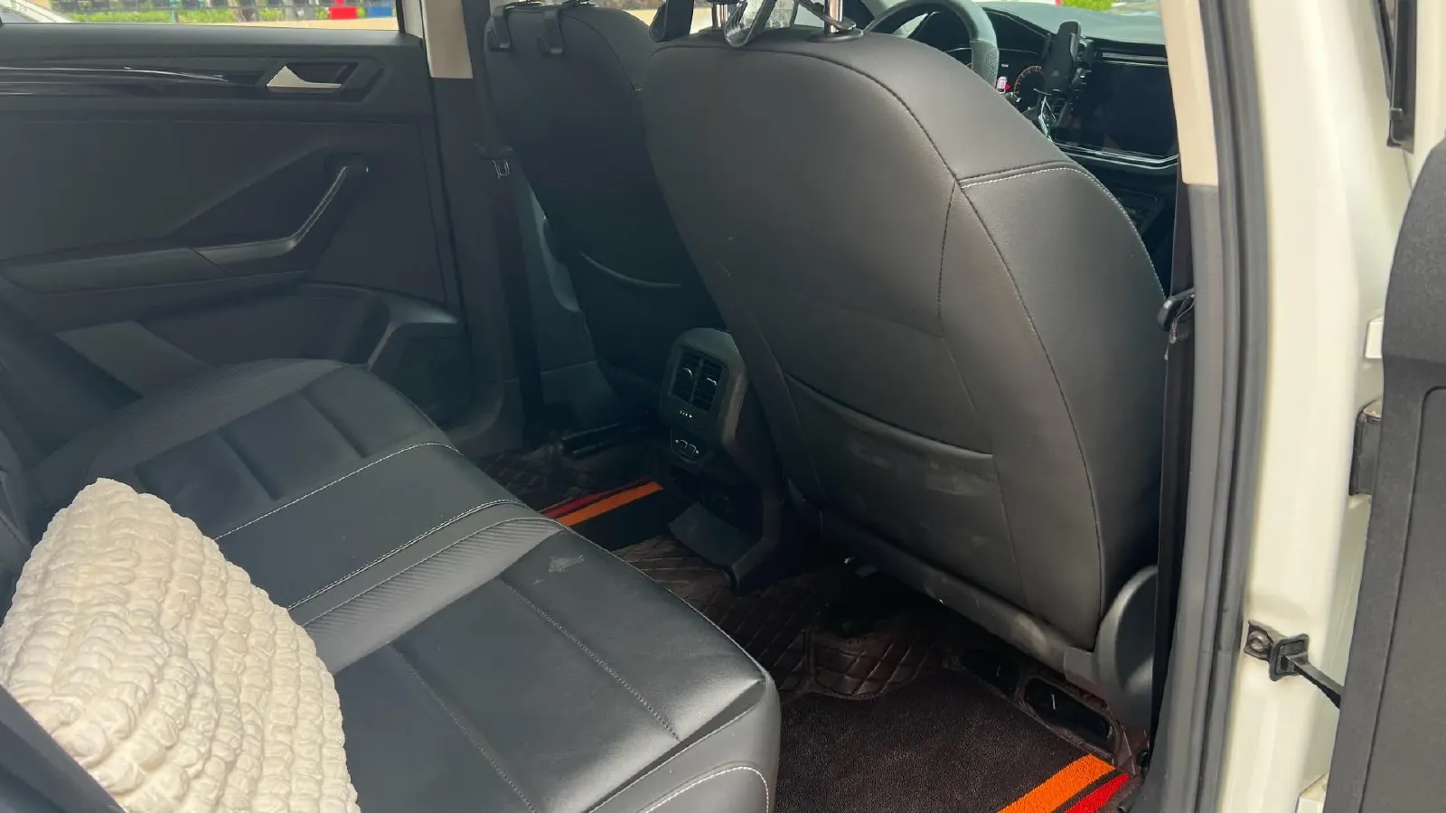 2022 Volkswagen T-Roc 1.4T 150HP L4 7DCT,autocango,china used car exporter,china ev exporter,chinese used car exporter,chinese used ev exporter