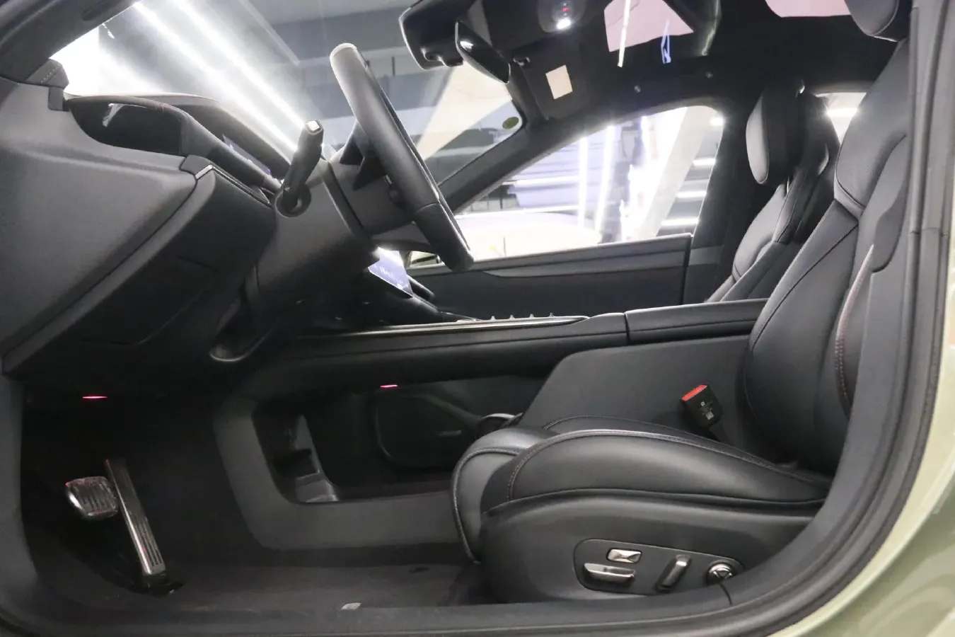 2024 MI SU7 BEV 101KWH,autocango,china used car exporter,china ev exporter,chinese used car exporter,chinese used ev exporter