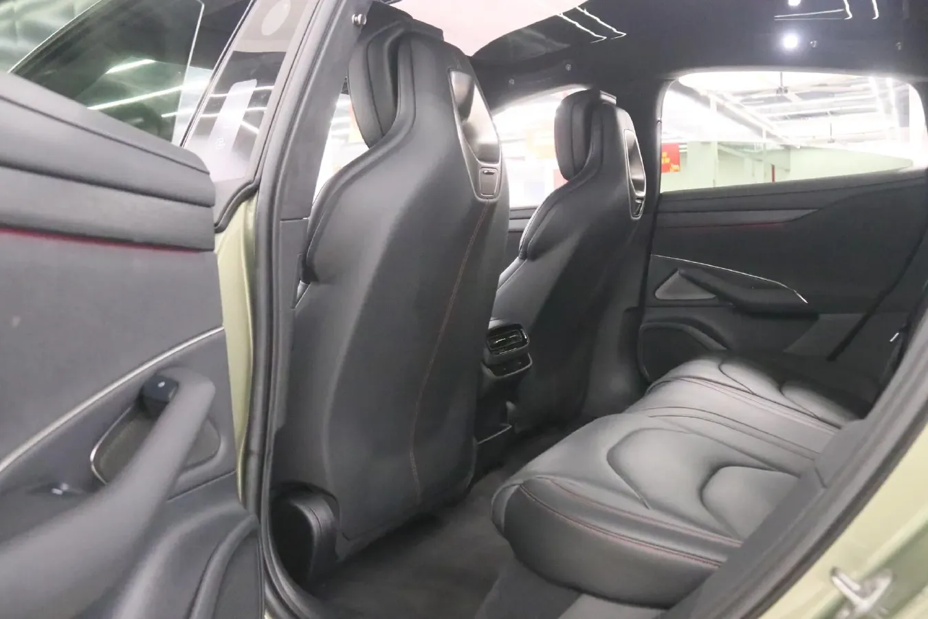 2024 MI SU7 BEV 101KWH,autocango,china used car exporter,china ev exporter,chinese used car exporter,chinese used ev exporter