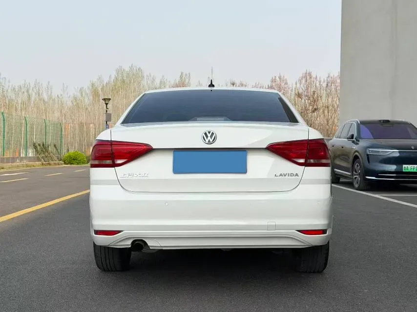 2017 Volkswagen Lavida 1.6L 110HP L4 6AT,autocango,china used car exporter,china ev exporter,chinese used car exporter,chinese used ev exporter
