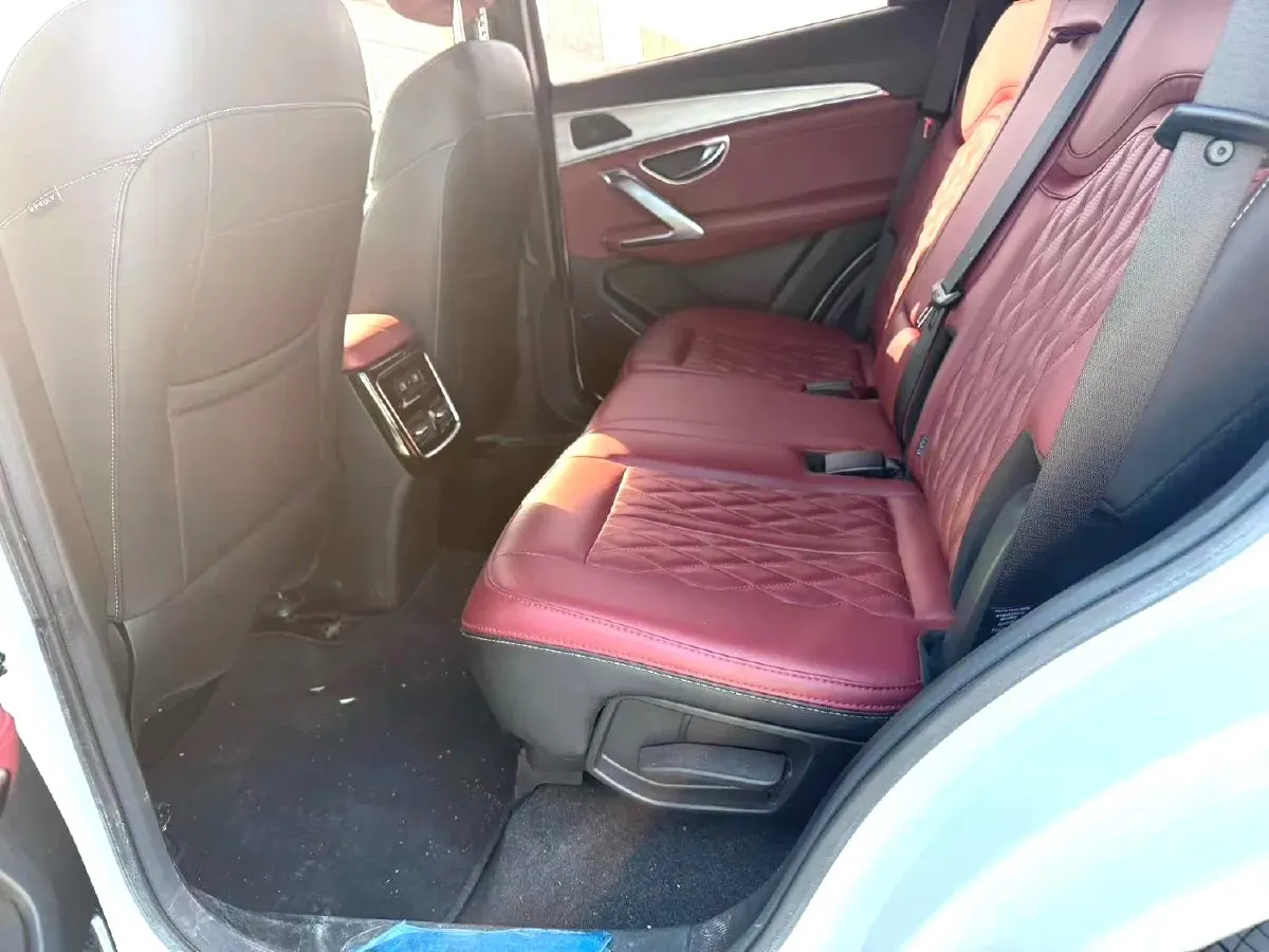 2023 ChangAn Oshan X7 Plus 1.5T 188HP L4 7DCT,autocango,china used car exporter,china ev exporter,chinese used car exporter,chinese used ev exporter