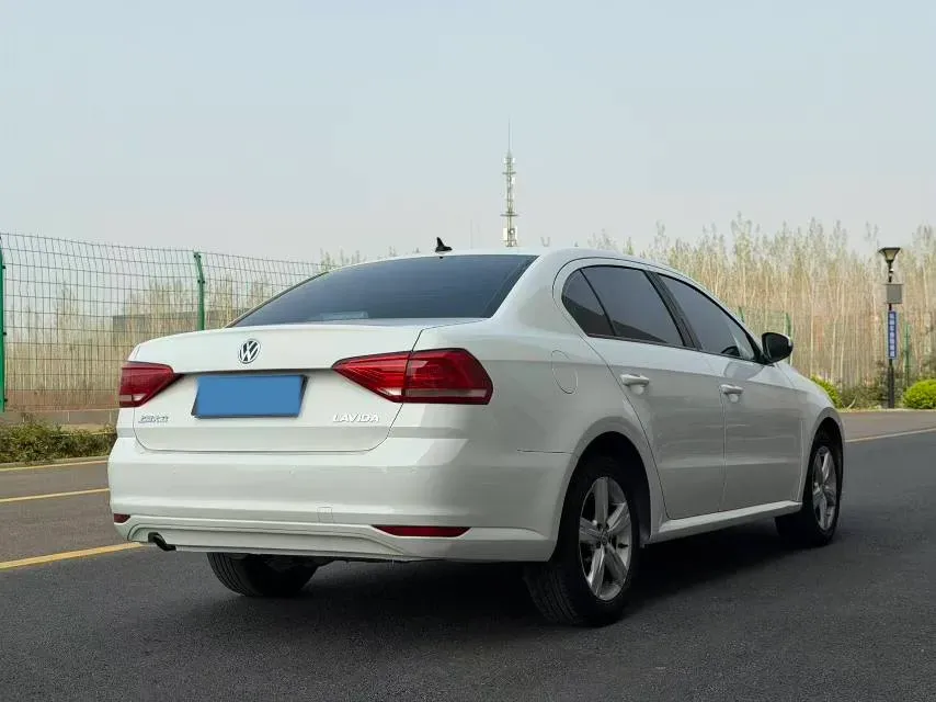 2017 Volkswagen Lavida 1.6L 110HP L4 6AT,autocango,china used car exporter,china ev exporter,chinese used car exporter,chinese used ev exporter
