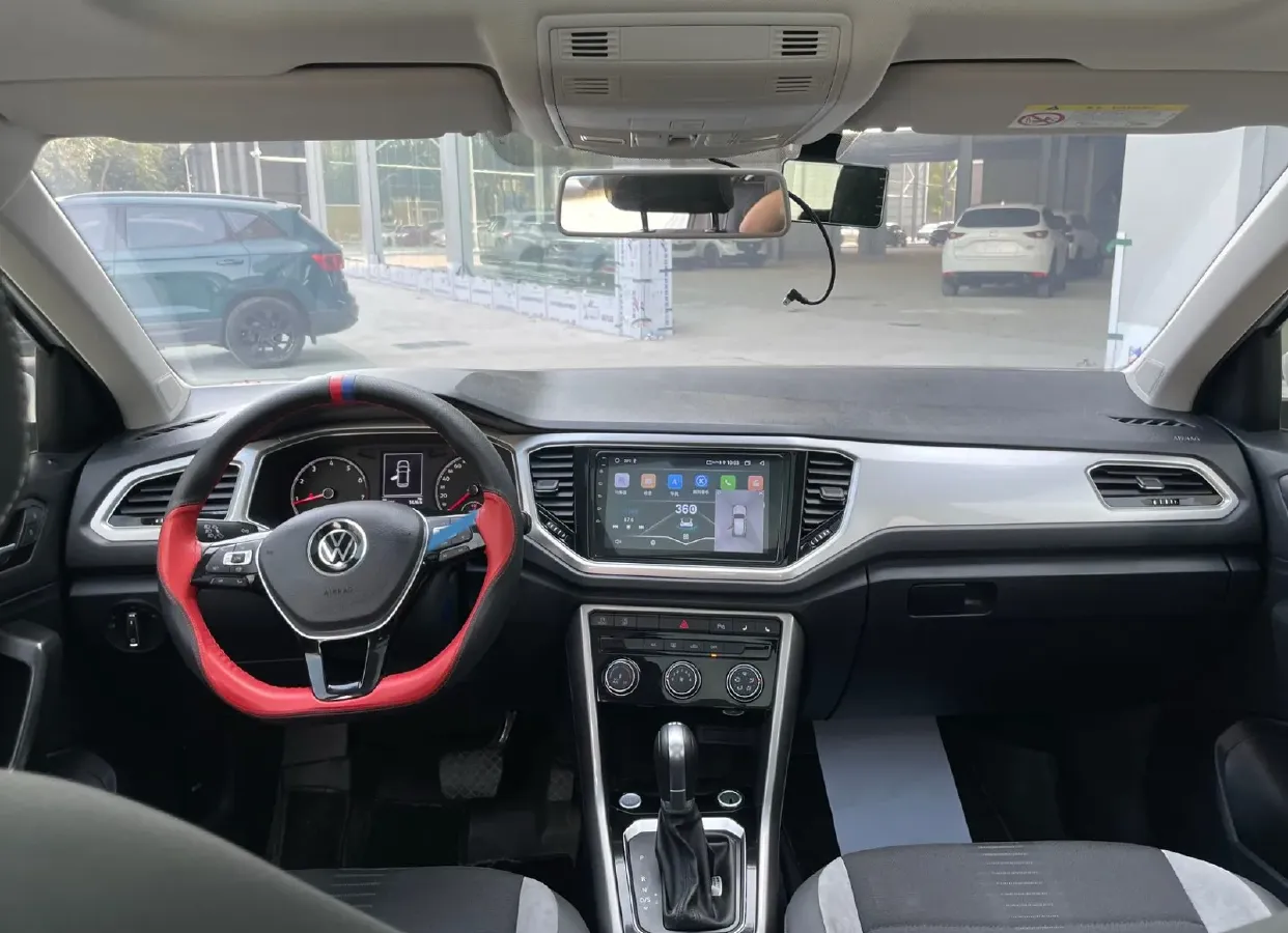 2022 Volkswagen T-Roc 1.4T 150HP L4 7DCT,autocango,china used car exporter,china ev exporter,chinese used car exporter,chinese used ev exporter