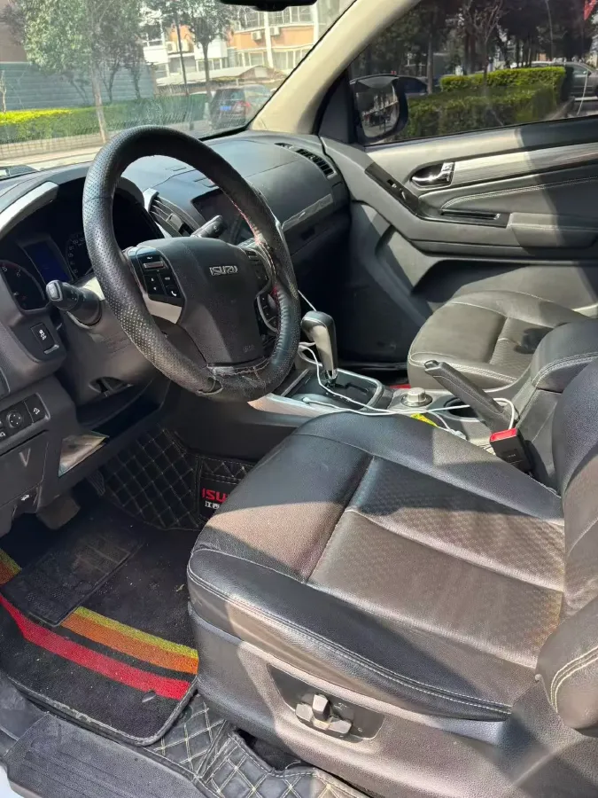 2018 Isuzu D-MAX 3.0T 177HP L4 6AT,autocango,china used car exporter,china ev exporter,chinese used car exporter,chinese used ev exporter