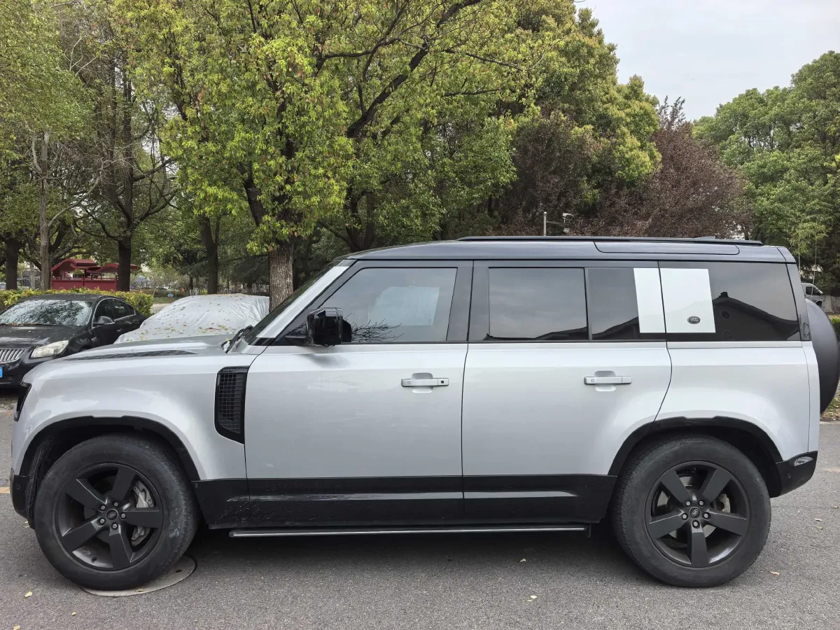 2022 Land Rover Defender 3.0T 400HP L6 8AT,autocango,china used car exporter,china ev exporter,chinese used car exporter,chinese used ev exporter