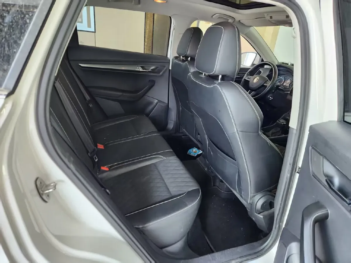 2020 Skoda Karoq 1.4T 150HP L4 7DCT,autocango,china used car exporter,china ev exporter,chinese used car exporter,chinese used ev exporter