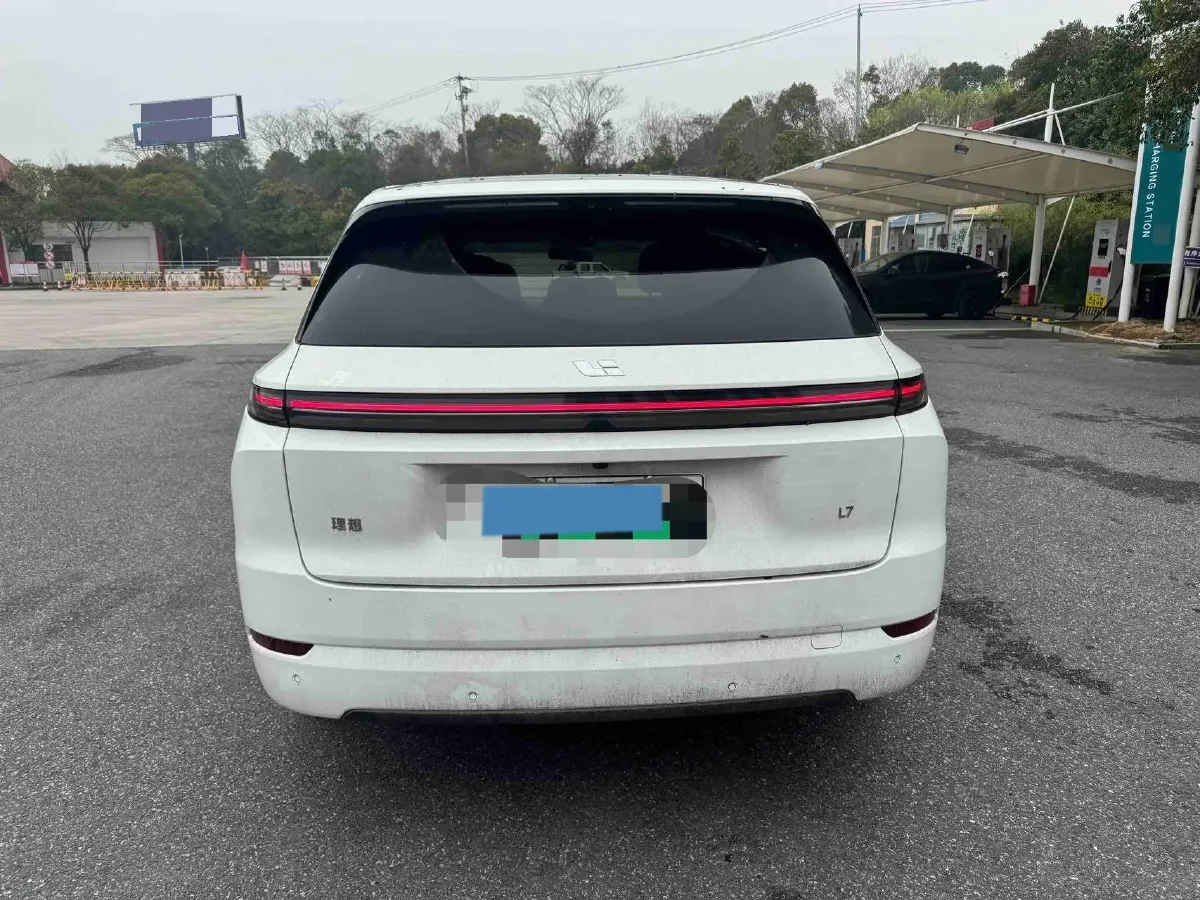 2024 Li L8 Range Extended 154HP REEV 52.3KWH,autocango,china used car exporter,china ev exporter,chinese used car exporter,chinese used ev exporter