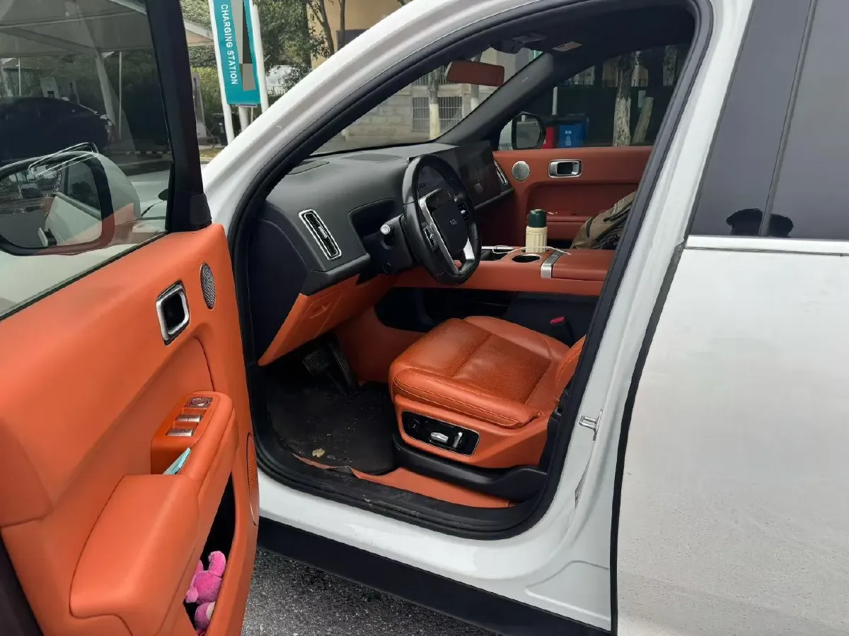 2024 Li L8 Range Extended 154HP REEV 52.3KWH,autocango,china used car exporter,china ev exporter,chinese used car exporter,chinese used ev exporter