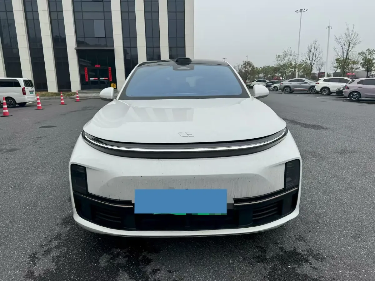2024 Li L8 Range Extended 154HP REEV 52.3KWH,autocango,china used car exporter,china ev exporter,chinese used car exporter,chinese used ev exporter
