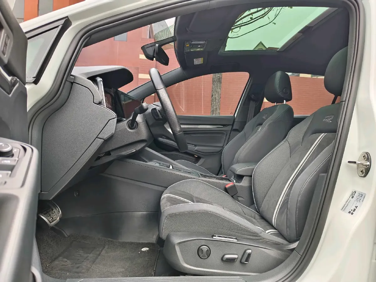 2021 Volkswagen Golf 1.4T 150HP L4 7DCT,autocango,china used car exporter,china ev exporter,chinese used car exporter,chinese used ev exporter