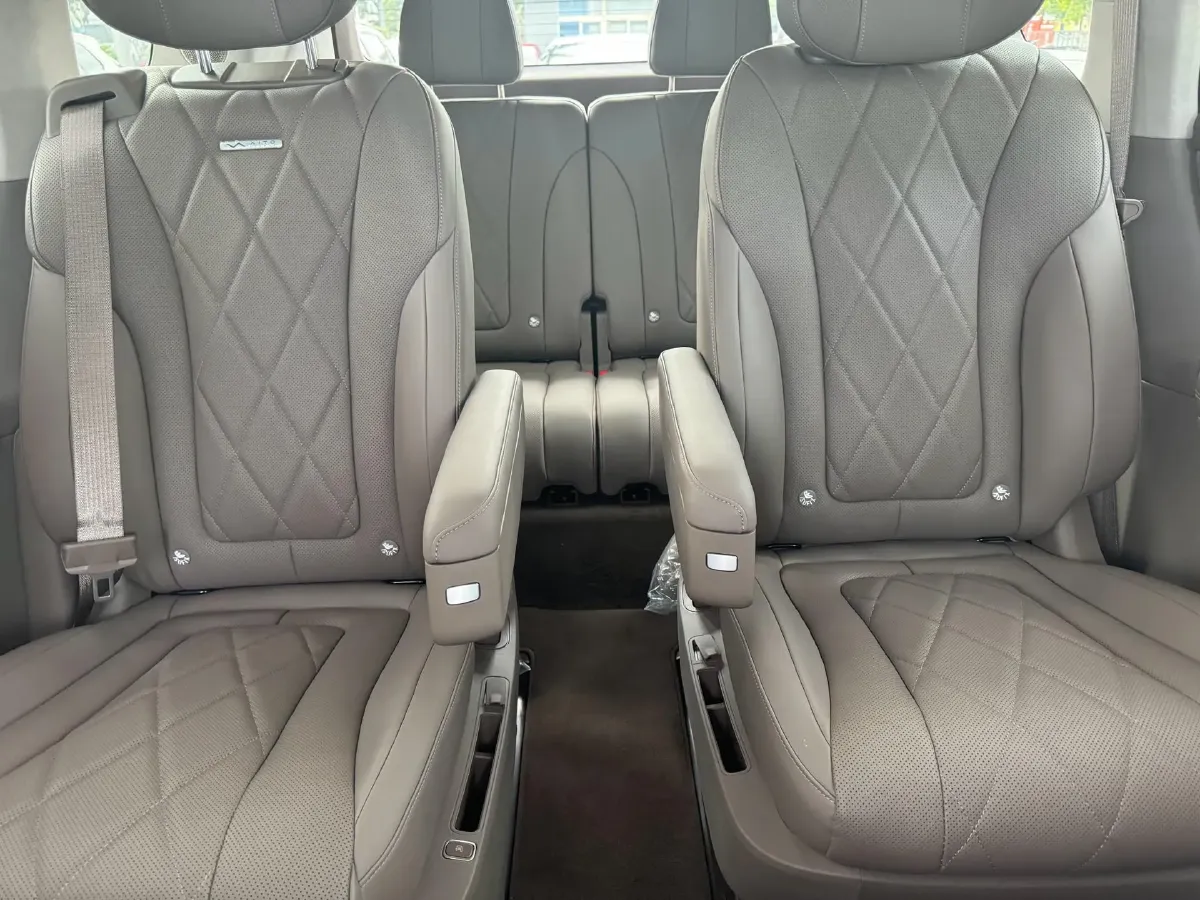 2024 AITO AITO M9 1.5T 152HP L4 REEV 42KWH,autocango,china used car exporter,china ev exporter,chinese used car exporter,chinese used ev exporter