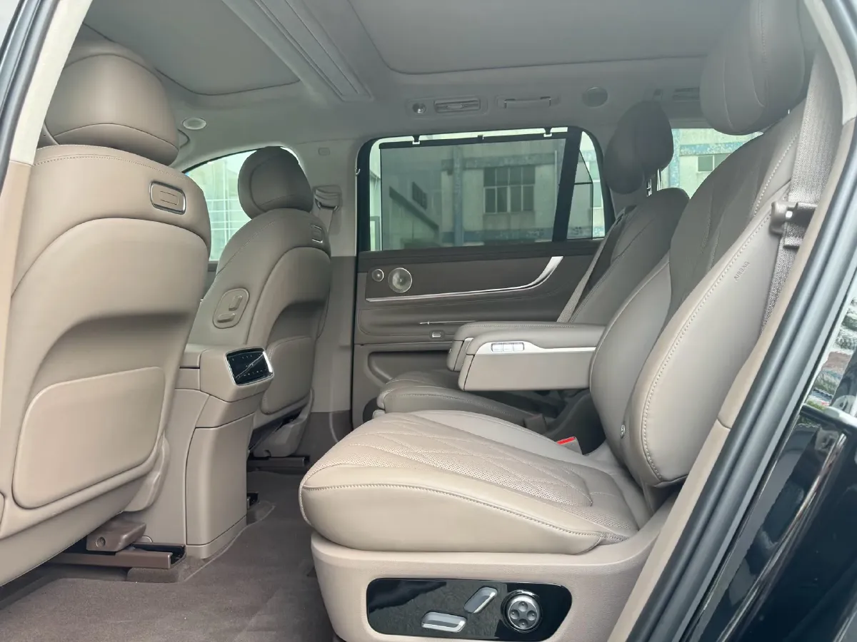 2024 AITO AITO M9 1.5T 152HP L4 REEV 42KWH,autocango,china used car exporter,china ev exporter,chinese used car exporter,chinese used ev exporter