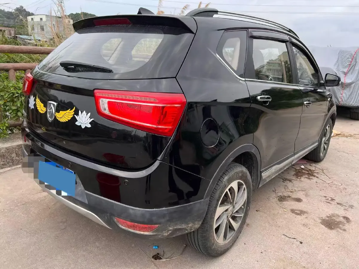 2017 BaoJun 560 1.5T 150HP L4 6MT,autocango,china used car exporter,china ev exporter,chinese used car exporter,chinese used ev exporter