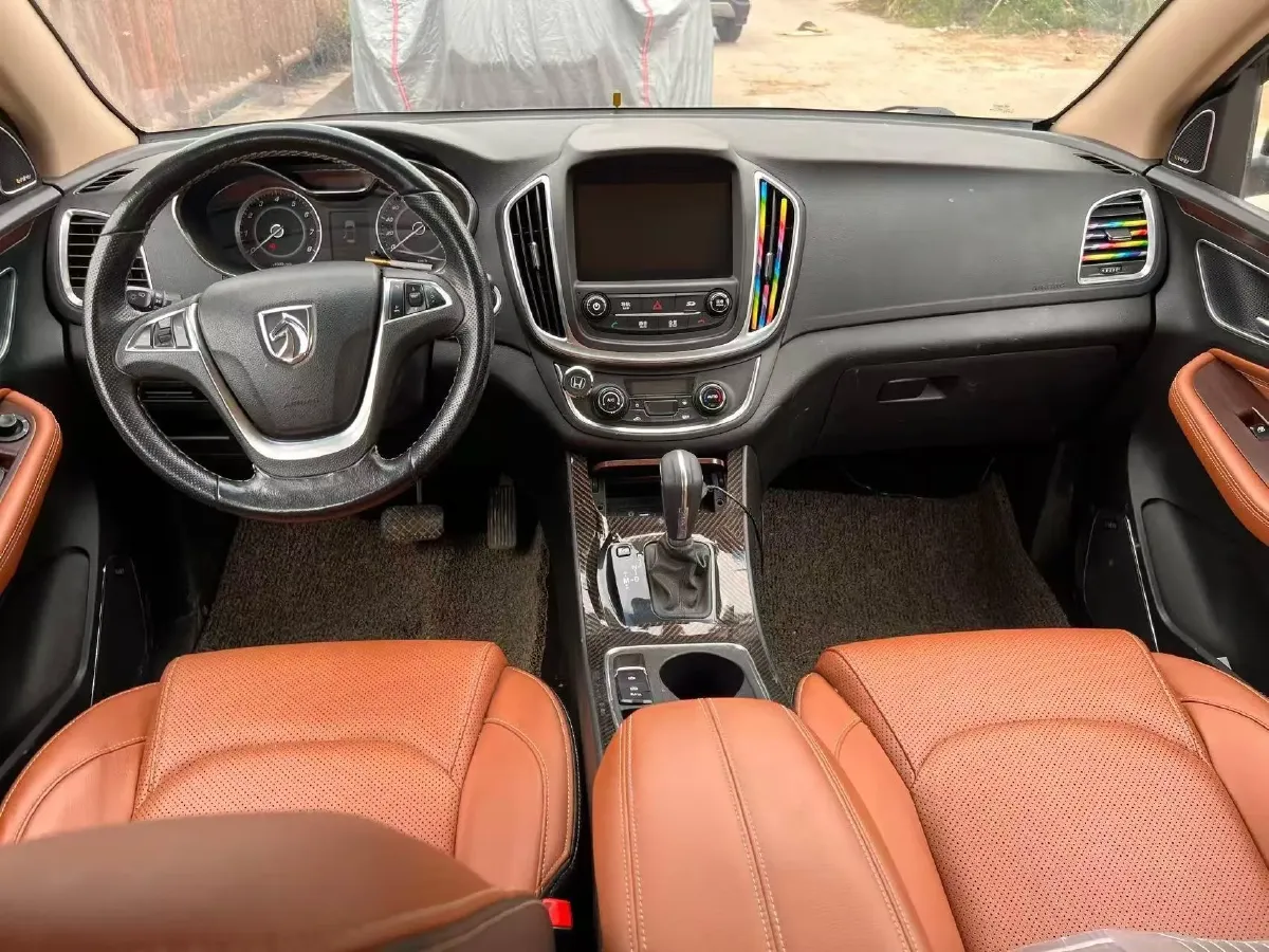 2017 BaoJun 560 1.5T 150HP L4 6MT,autocango,china used car exporter,china ev exporter,chinese used car exporter,chinese used ev exporter