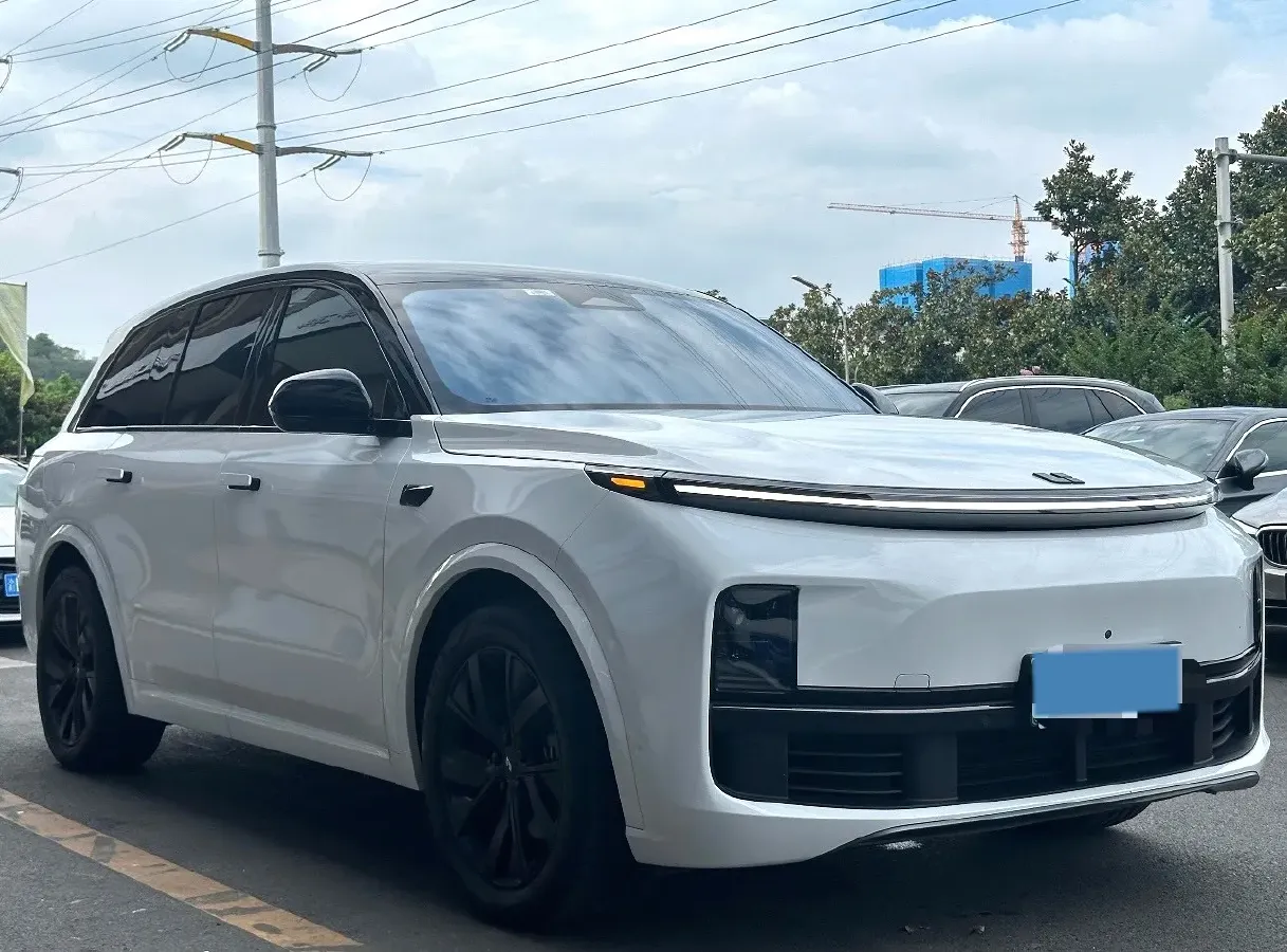 2024 Volvo S60 2.0T 197HP L4 7DCT,autocango,china used car exporter,china ev exporter,chinese used car exporter,chinese used ev exporter