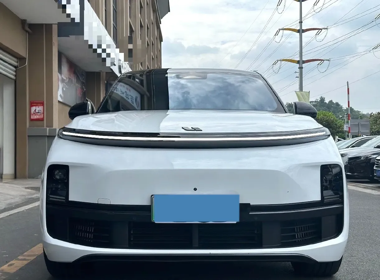 2024 Volvo S60 2.0T 197HP L4 7DCT,autocango,china used car exporter,china ev exporter,chinese used car exporter,chinese used ev exporter