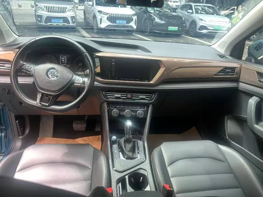 2020 Volkswagen Tharu 2.0T 186HP L4 7DCT,autocango,china used car exporter,china ev exporter,chinese used car exporter,chinese used ev exporter