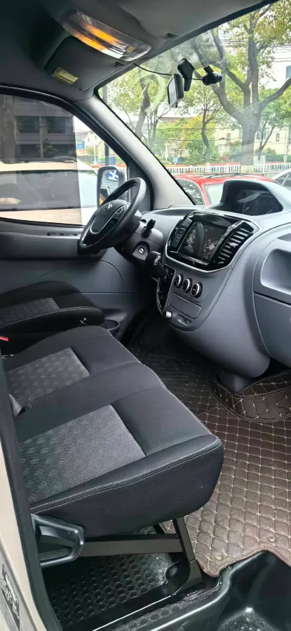 2019 MAXUS XinTu V80 2.0T 139HP L4 6MT,autocango,china used car exporter,china ev exporter,chinese used car exporter,chinese used ev exporter