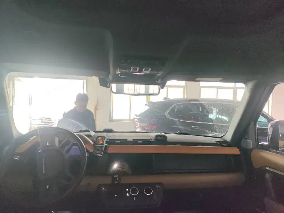 2021 Land Rover Defender 3.0T 400HP L6 8AT,autocango,china used car exporter,china ev exporter,chinese used car exporter,chinese used ev exporter