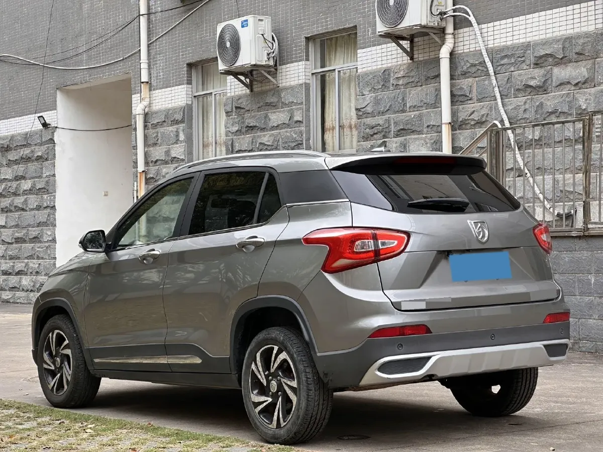 2017 HaiMa S5 Young Edition 1.6L 122HP L4 5MT,autocango,china used car exporter,china ev exporter,chinese used car exporter,chinese used ev exporter