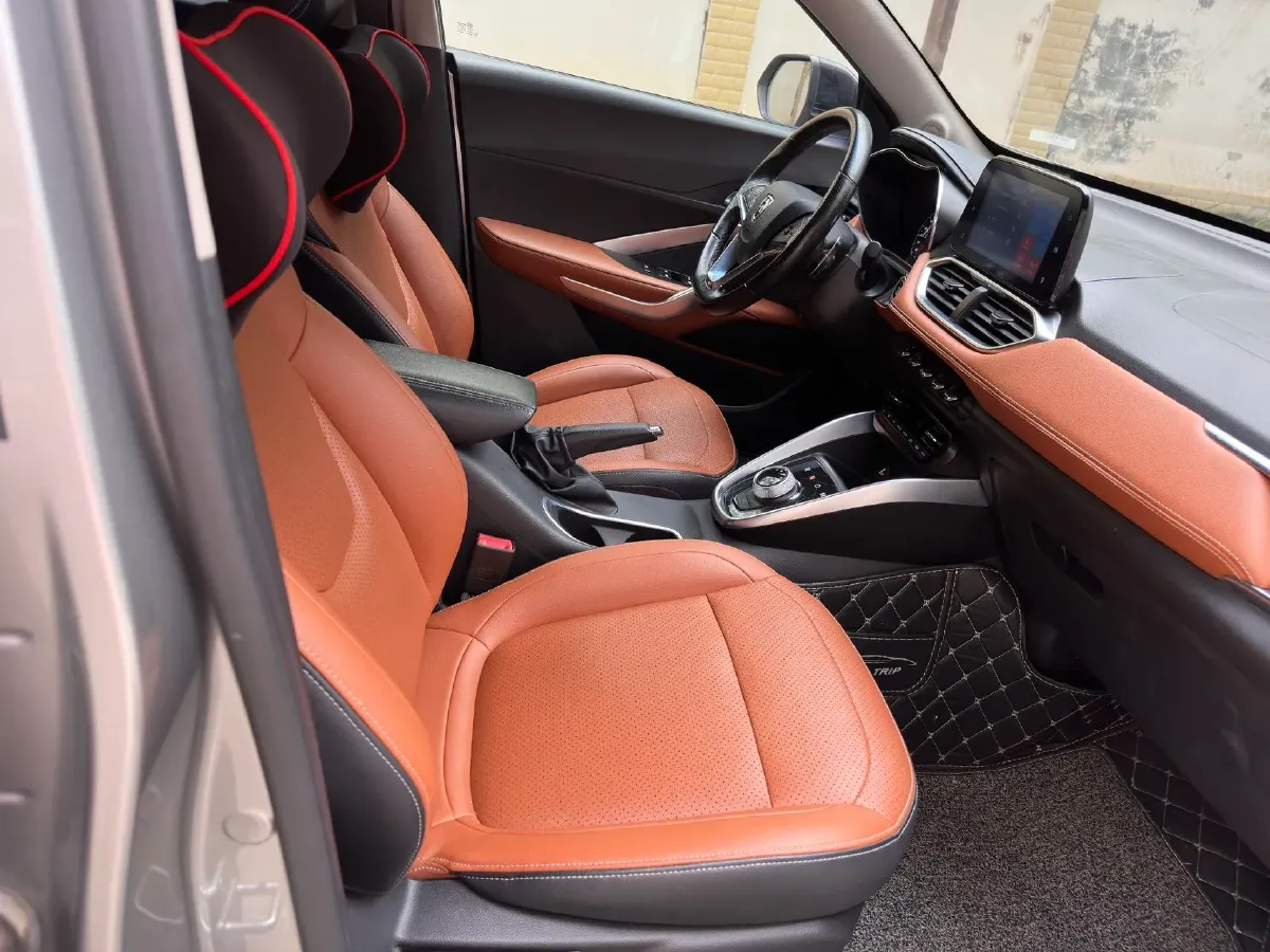 2017 HaiMa S5 Young Edition 1.6L 122HP L4 5MT,autocango,china used car exporter,china ev exporter,chinese used car exporter,chinese used ev exporter