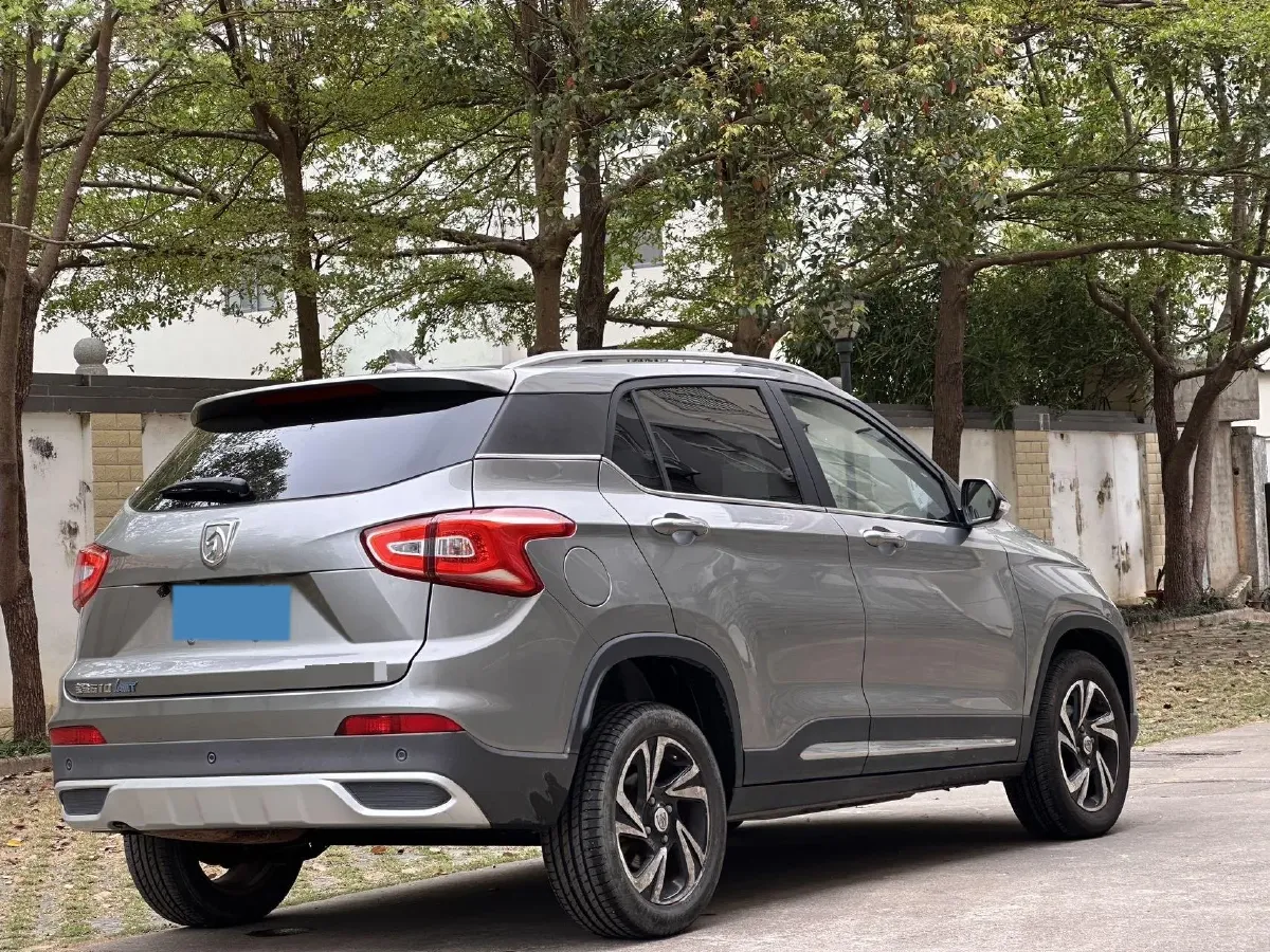 2017 HaiMa S5 Young Edition 1.6L 122HP L4 5MT,autocango,china used car exporter,china ev exporter,chinese used car exporter,chinese used ev exporter