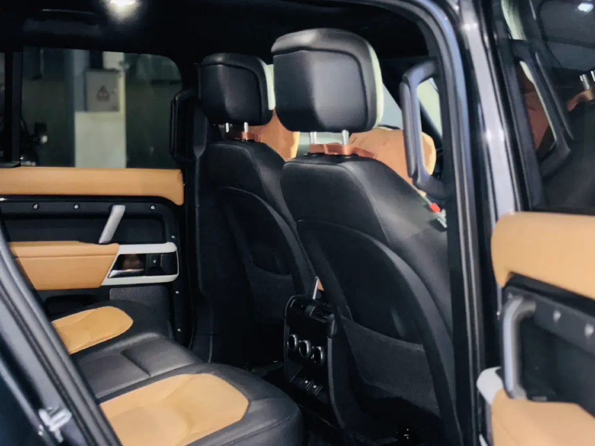 2024 Land Rover Defender 3.0T 400HP L6 8AT,autocango,china used car exporter,china ev exporter,chinese used car exporter,chinese used ev exporter