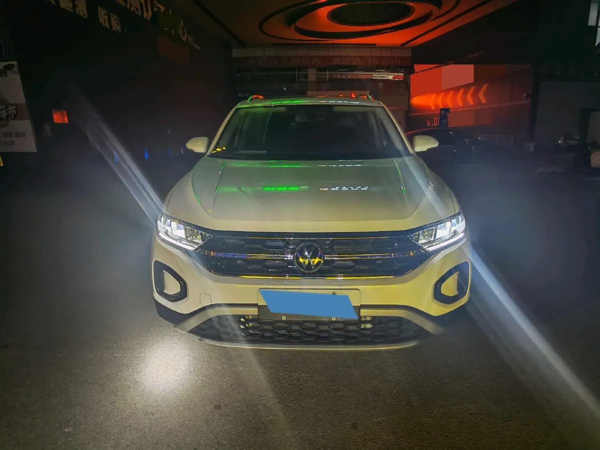 2023 Volkswagen T-Roc 1.4T 150HP L4 7DCT,autocango,china used car exporter,china ev exporter,chinese used car exporter,chinese used ev exporter