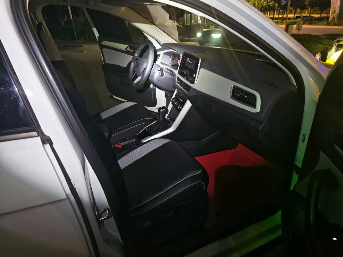 2023 Volkswagen T-Roc 1.4T 150HP L4 7DCT,autocango,china used car exporter,china ev exporter,chinese used car exporter,chinese used ev exporter