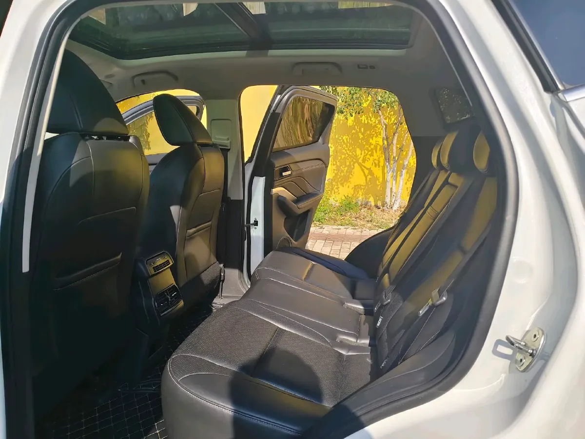 2020 WEY VV6 2.0T 227HP L4 7DCT,autocango,china used car exporter,china ev exporter,chinese used car exporter,chinese used ev exporter