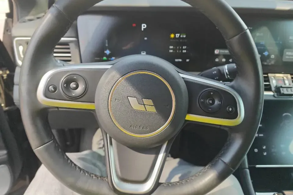 2020 Li ONE Range Extended 131HP REEV 40.5KWH,autocango,china used car exporter,china ev exporter,chinese used car exporter,chinese used ev exporter