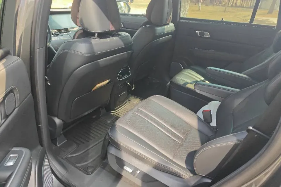 2020 Li ONE Range Extended 131HP REEV 40.5KWH,autocango,china used car exporter,china ev exporter,chinese used car exporter,chinese used ev exporter