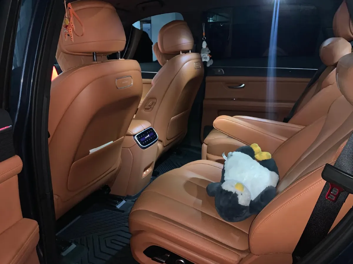 2024 AITO AITO M7 1.5T 152HP L4 REEV 42KWH,autocango,china used car exporter,china ev exporter,chinese used car exporter,chinese used ev exporter