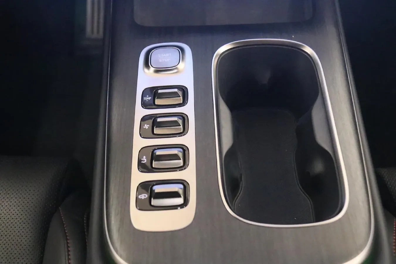 2024 MI SU7 BEV 101KWH,autocango,china used car exporter,china ev exporter,chinese used car exporter,chinese used ev exporter