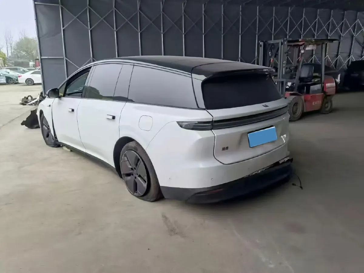 2025 Li i8 BEV,autocango,china used car exporter,china ev exporter,chinese used car exporter,chinese used ev exporter