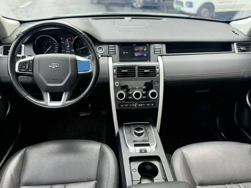 2018 Land Rover Discovery Sport 2.0T 241HP L4 9AT,autocango,china used car exporter,china ev exporter,chinese used car exporter,chinese used ev exporter
